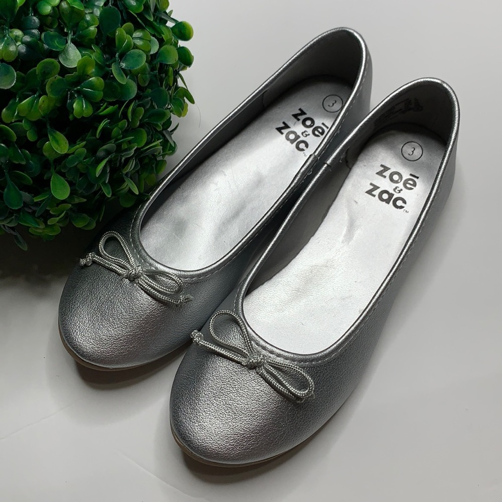 Girls shoes Zoe‎ & Zac Silver flats size 3